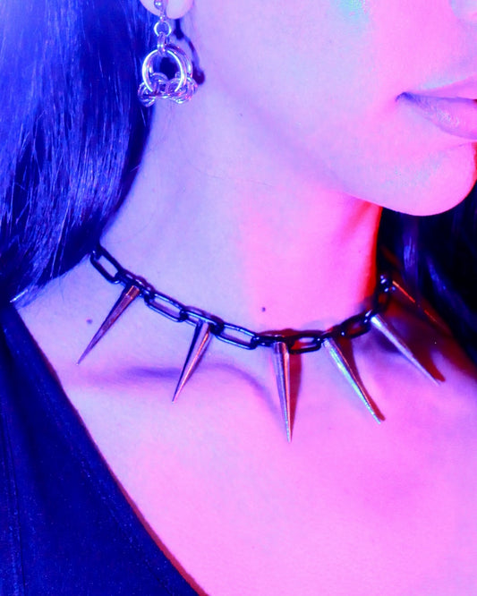 BAD GIRL CHOKER