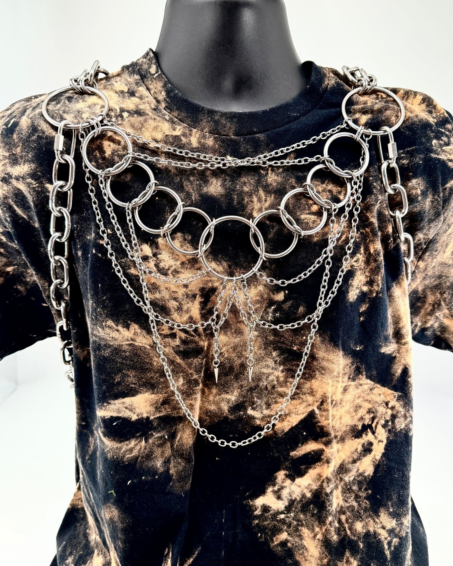 ENTANGLED BODY CHAIN