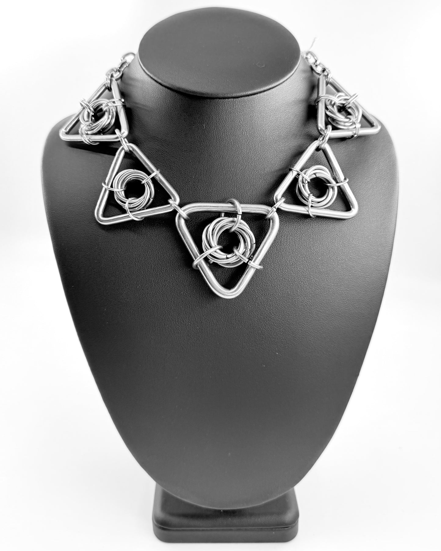 FISTFUL NECKLACE