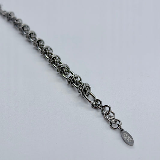 KNOTTY BRACELET