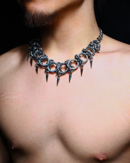 THORNED DEVOTION NECKLACE