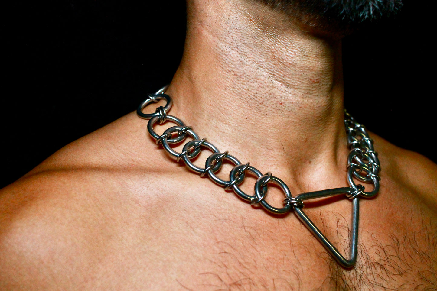 TRIANGULATE NECKLACE