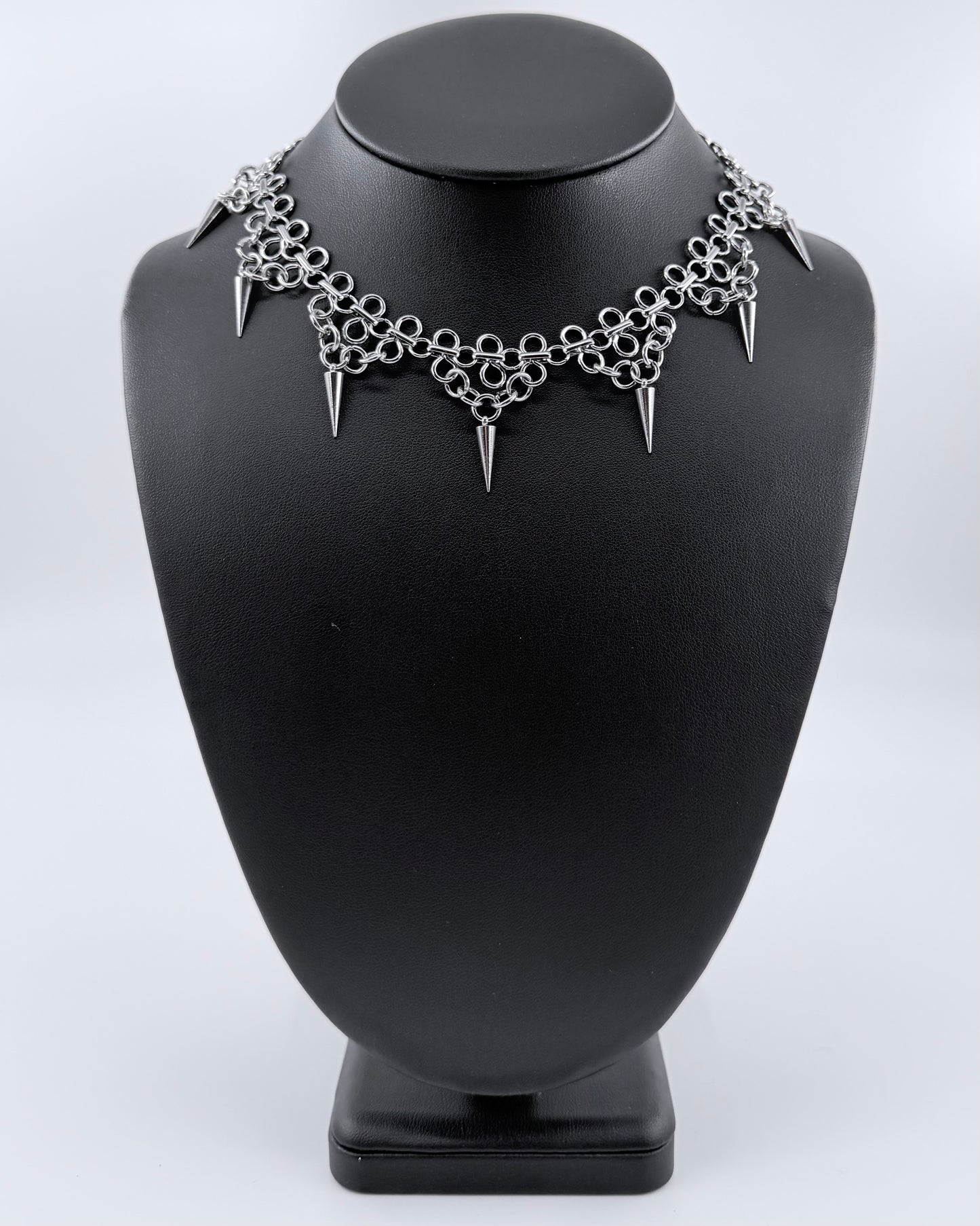 POINT TAKEN COLLAR