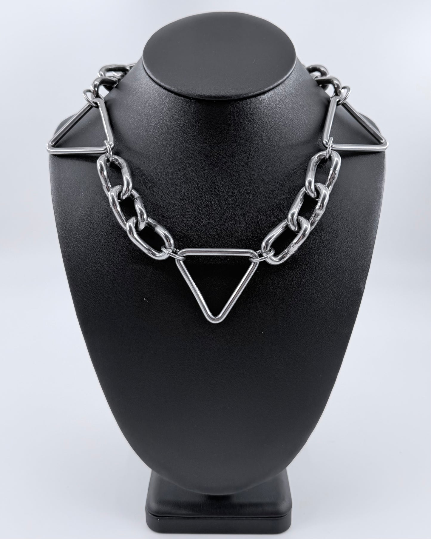 THIRD PARTY NECKLACE