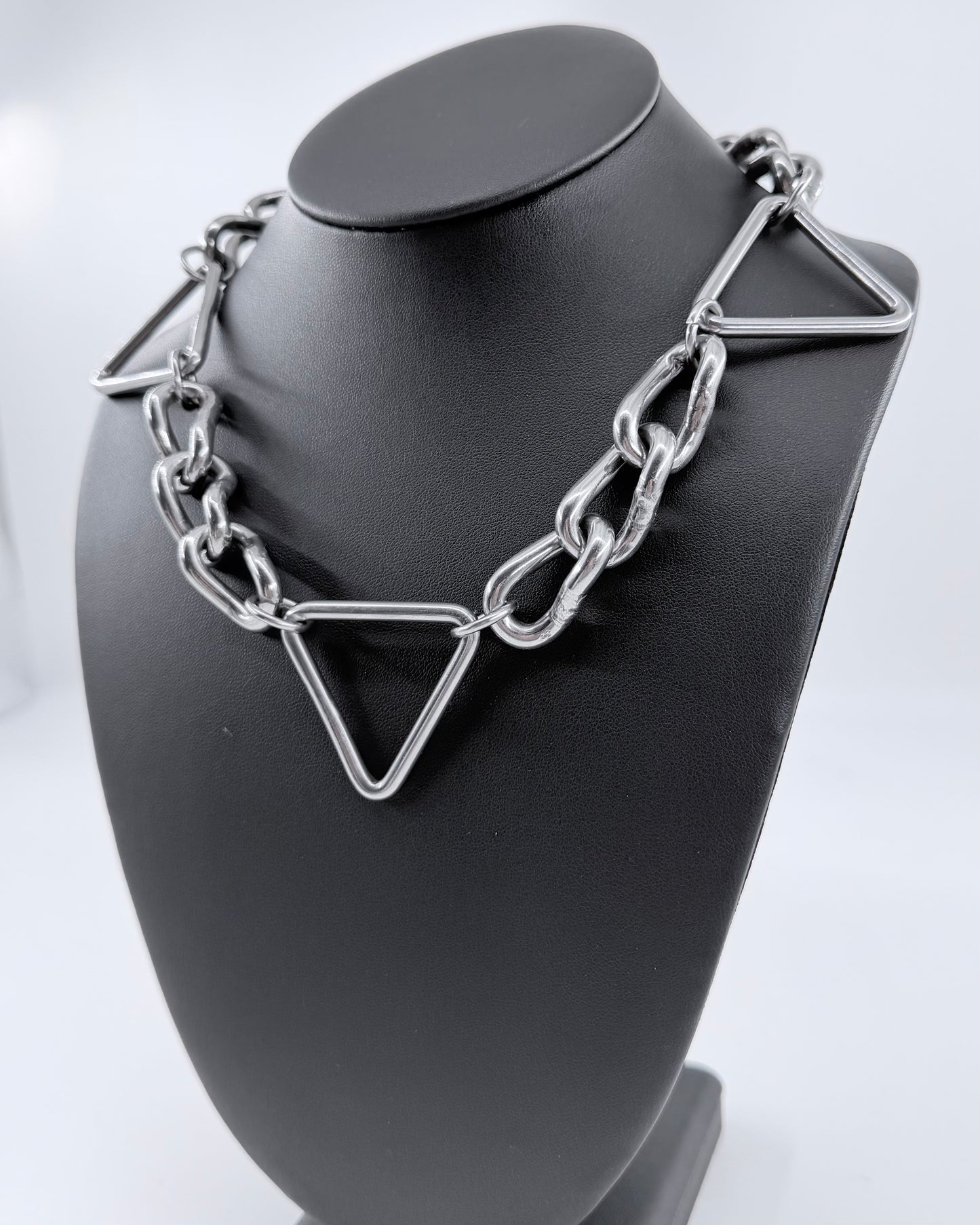 THIRD PARTY NECKLACE