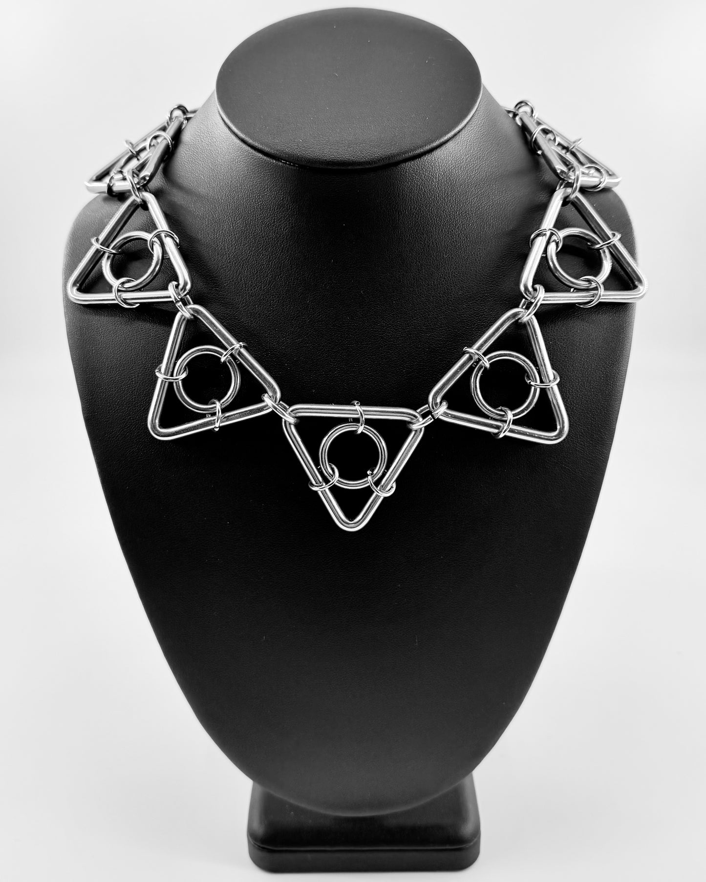 MOUTHFUL NECKLACE