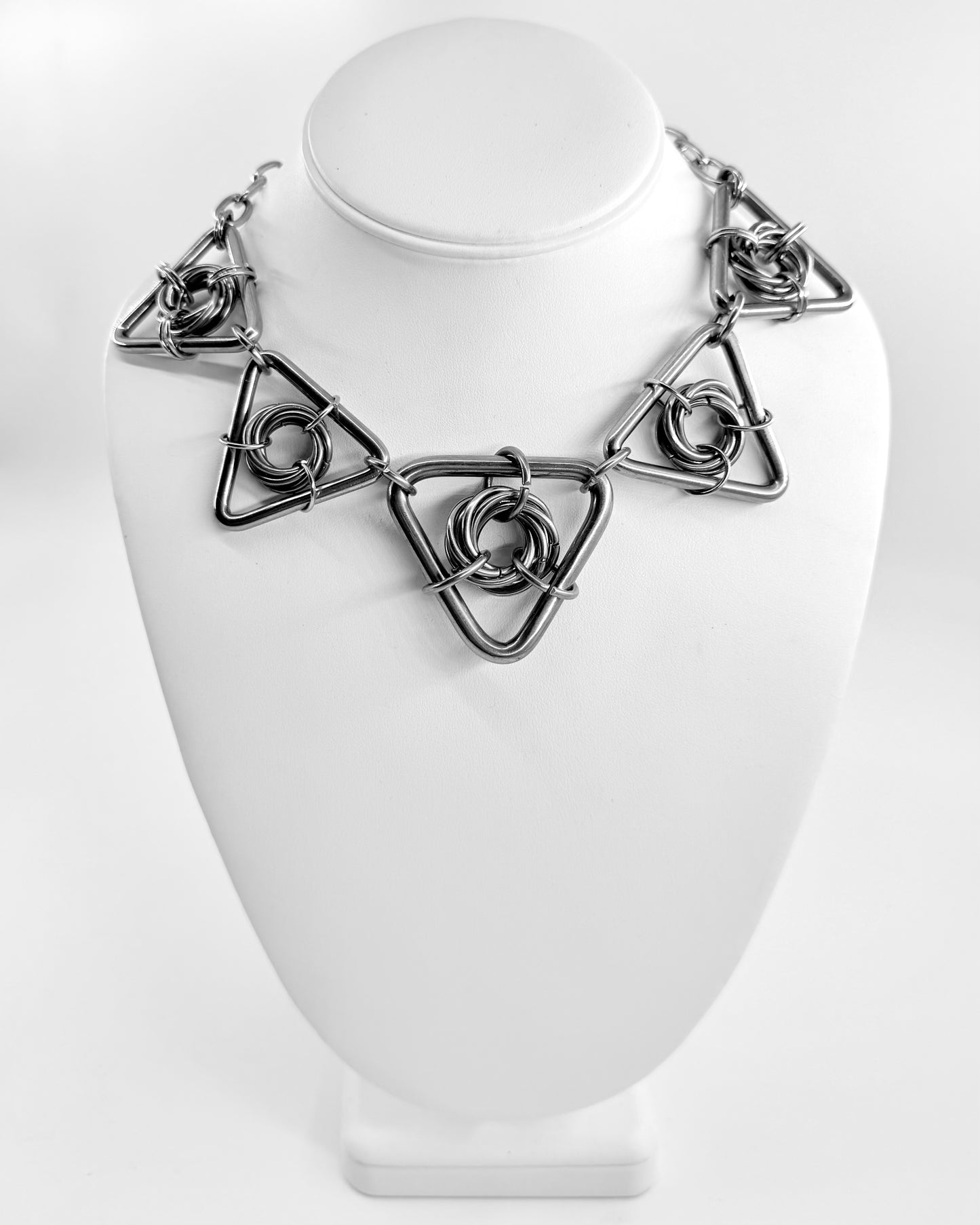 FISTFUL NECKLACE