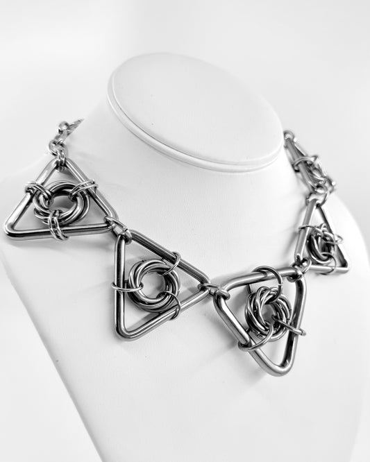 FISTFUL NECKLACE