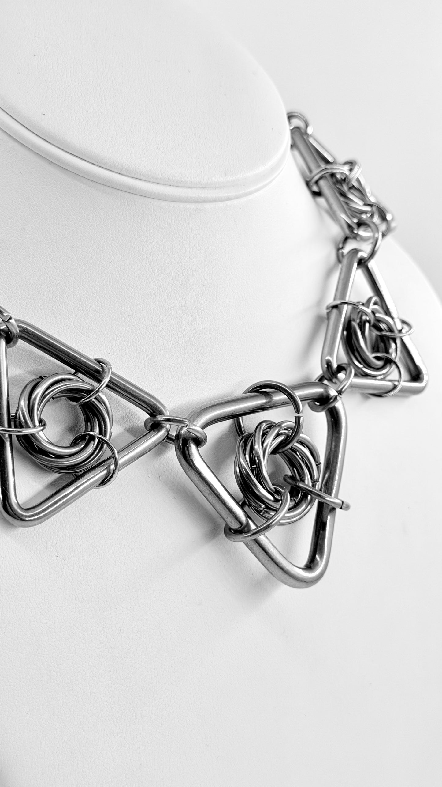FISTFUL NECKLACE