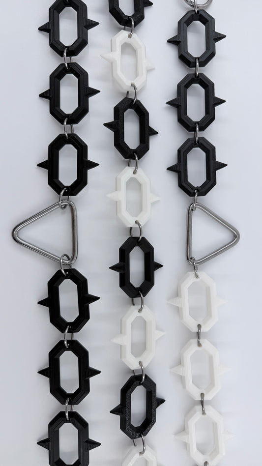 BLACK AND WHITE SPIKE CHAINS