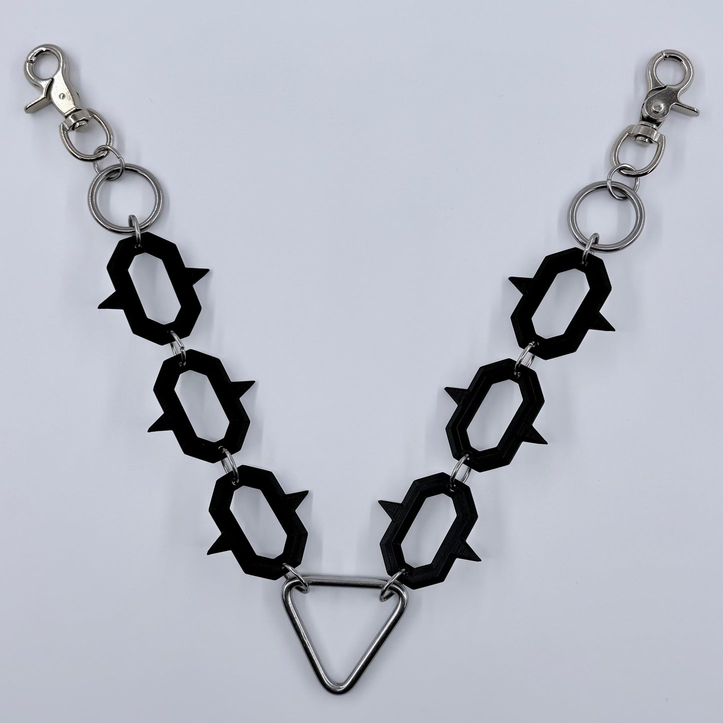 BLACK AND WHITE SPIKE CHAINS
