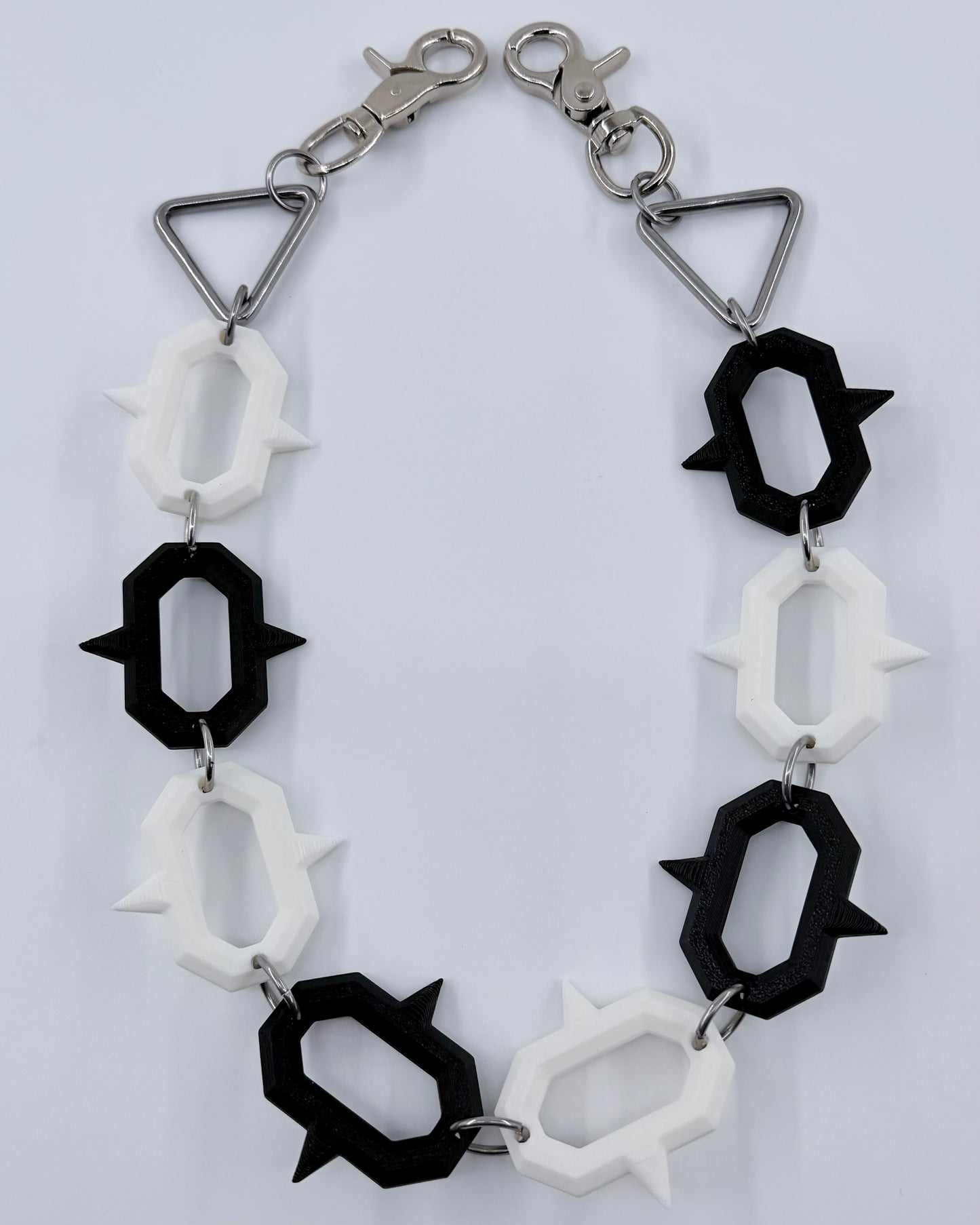 BLACK AND WHITE SPIKE CHAINS