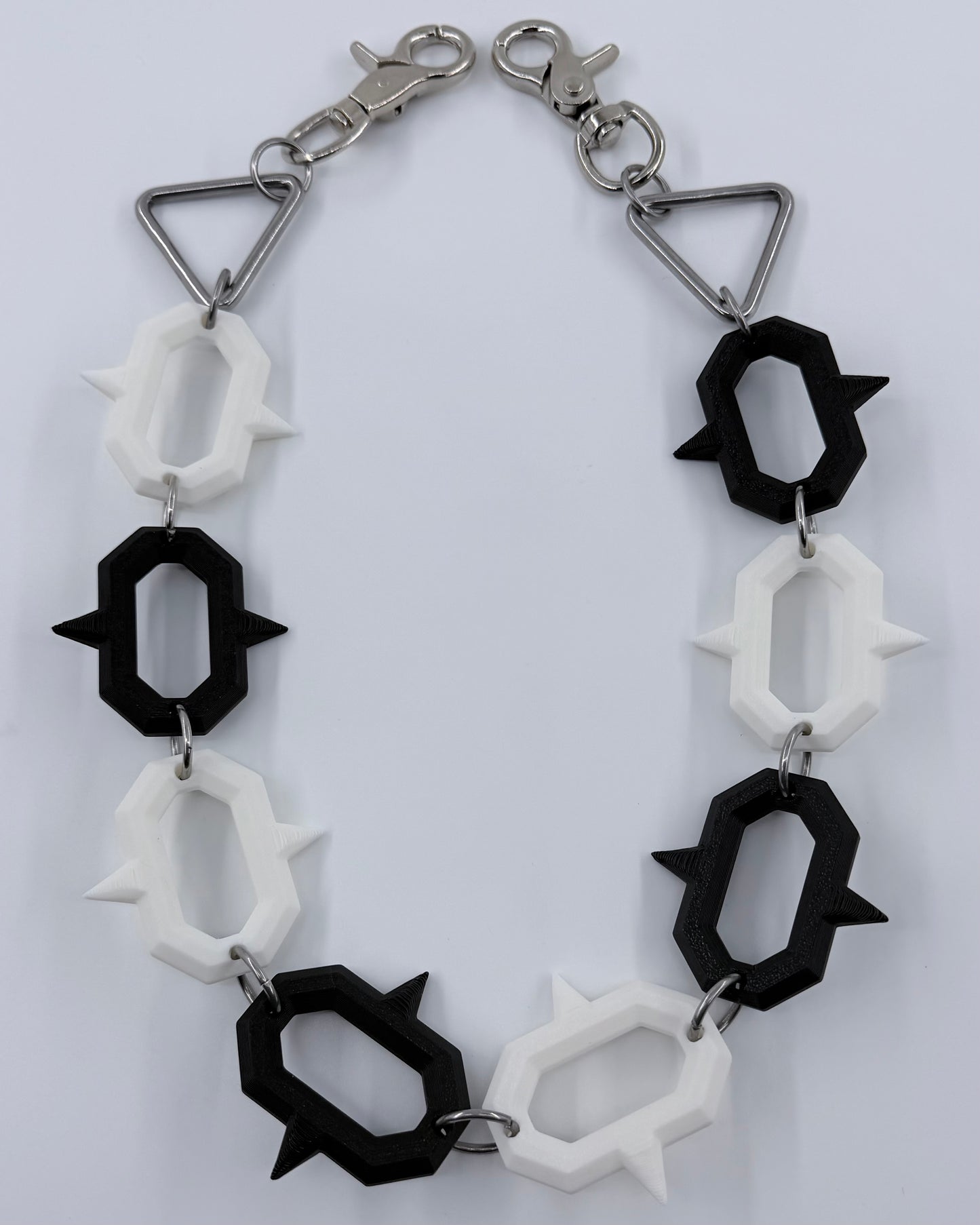 BLACK AND WHITE SPIKE CHAINS
